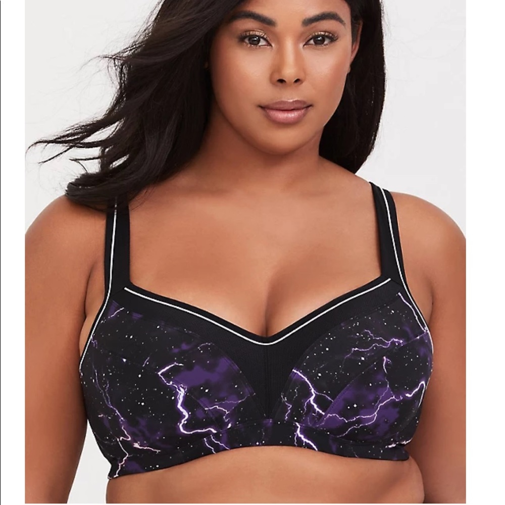 NWOT- 44D Torrid Active Sports Bra